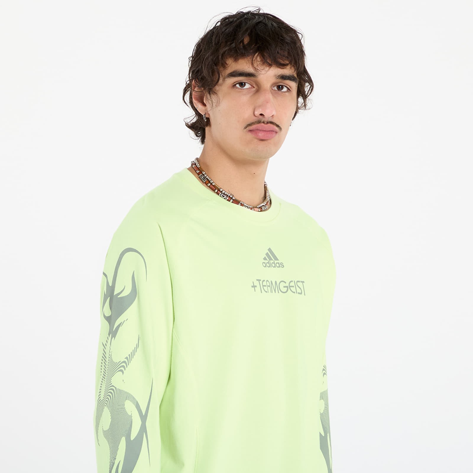 T-Shirts adidas Adilenium Season 4 Teamgeist Graphic Long Sleeve T-Shirt Almost Lime