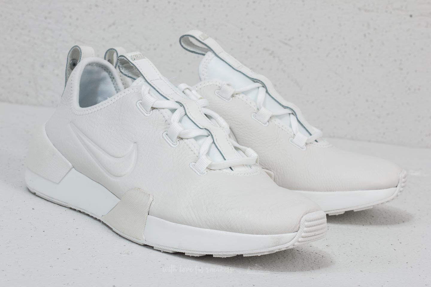 nike ashin white