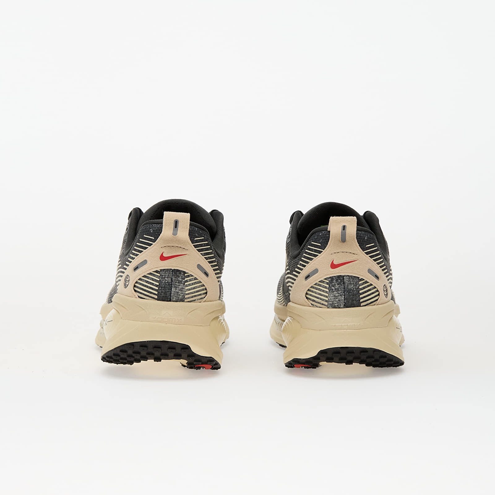 Мъжки кецове и обувки Nike Vomero 18 Oatmeal/ Black-Anthracite-Volt-Lt Crimson-Mtlc Silver