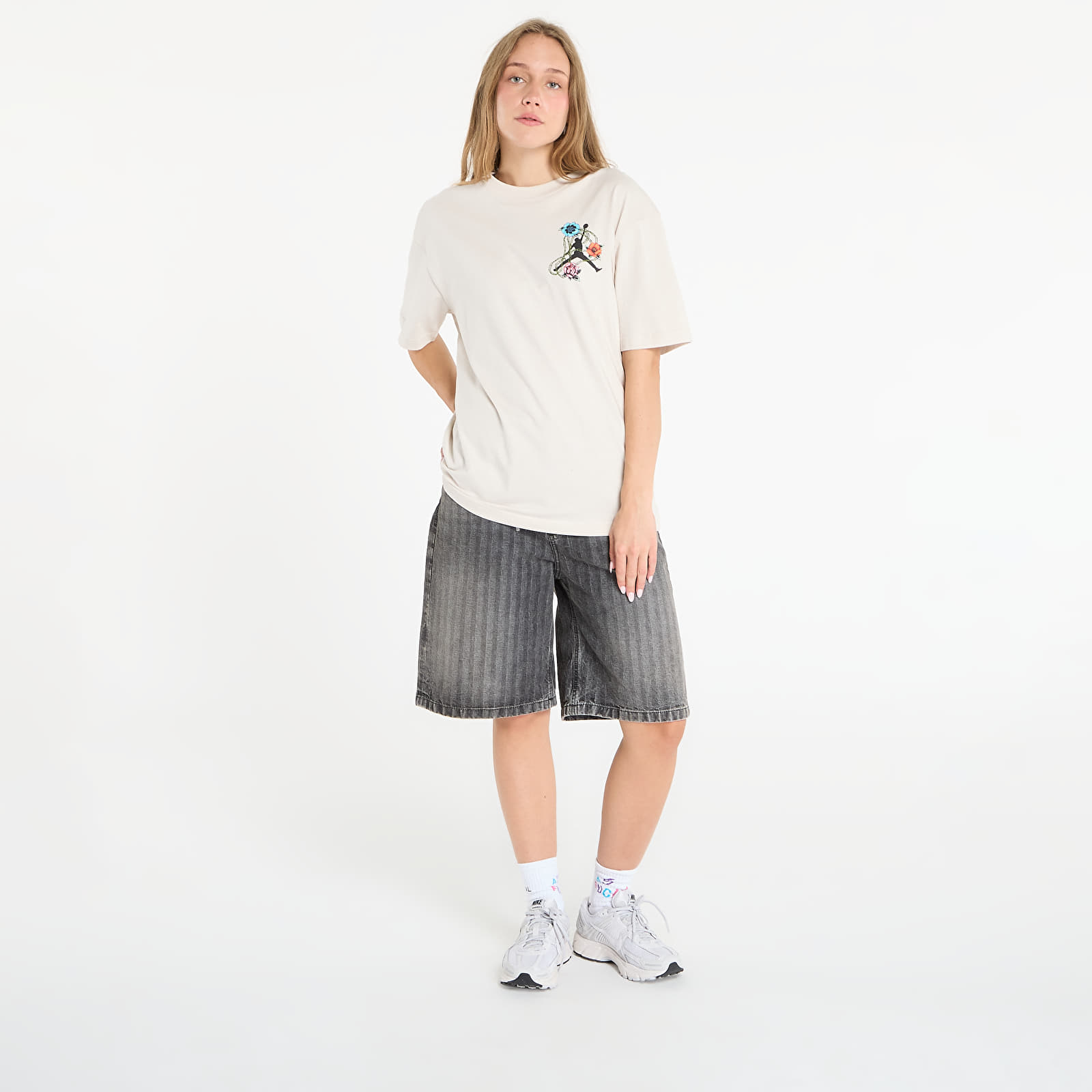 Тениски Jordan Flight Women's Oversized Graphic T-Shirt Lt Orewood Brn