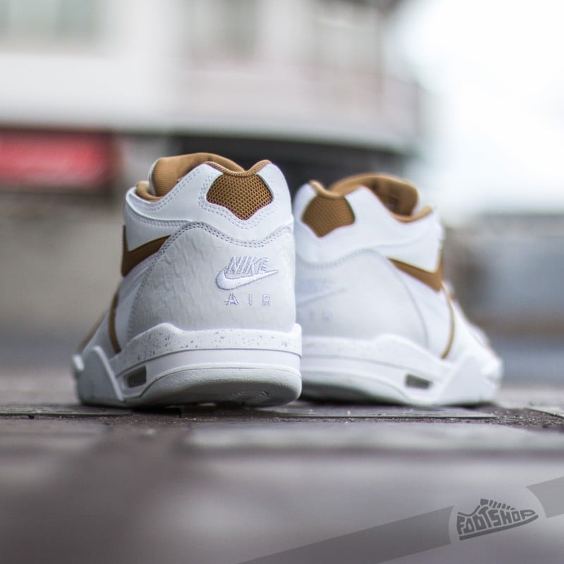 Nike air flight 89 white gold top