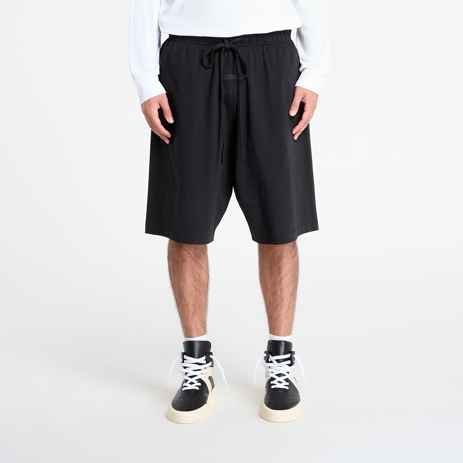 Kurzhosen Fear of God Essentials Relaxed Short Jet Black