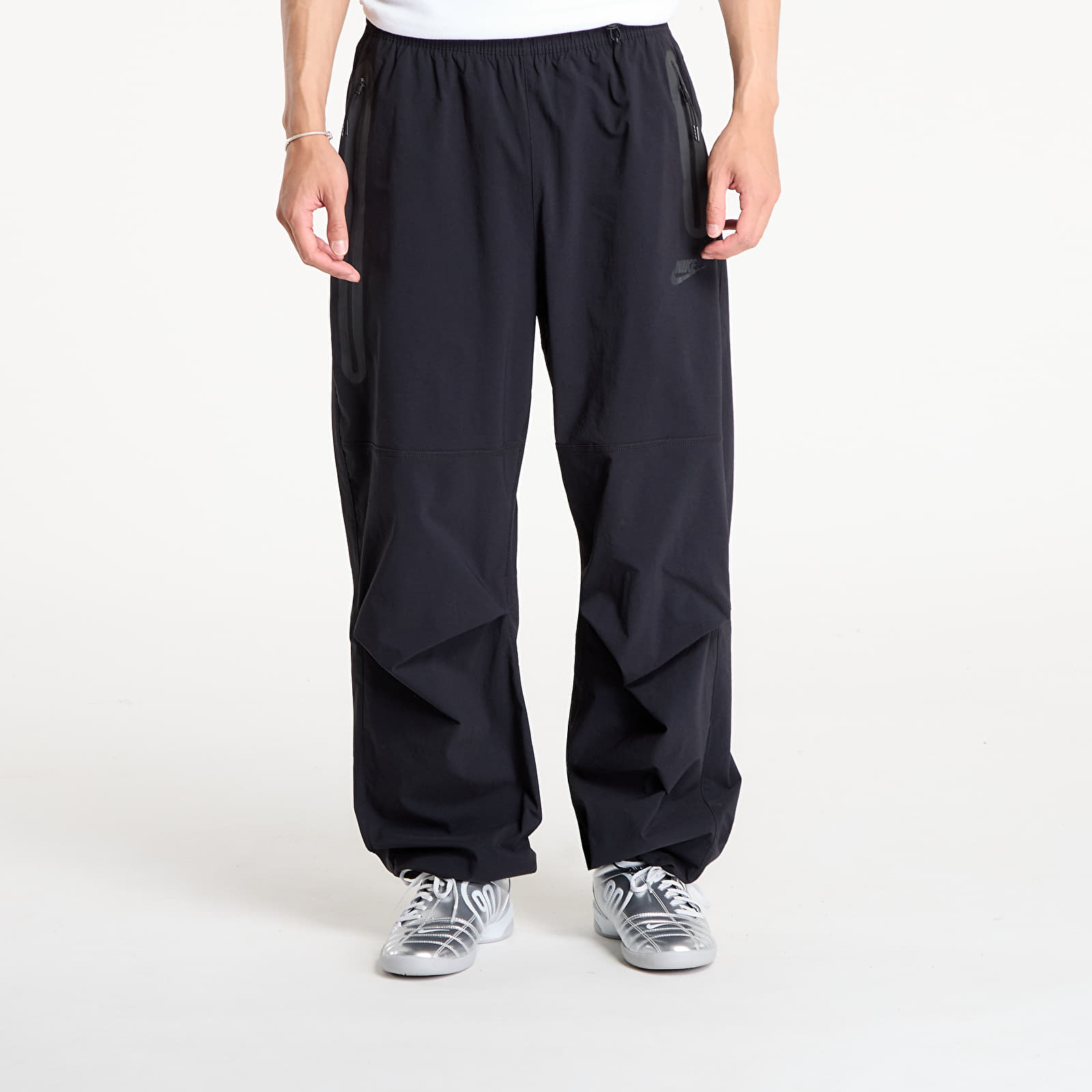 Панталони Nike Tech Men's Woven Oversized Pants Black/ Black/ Black