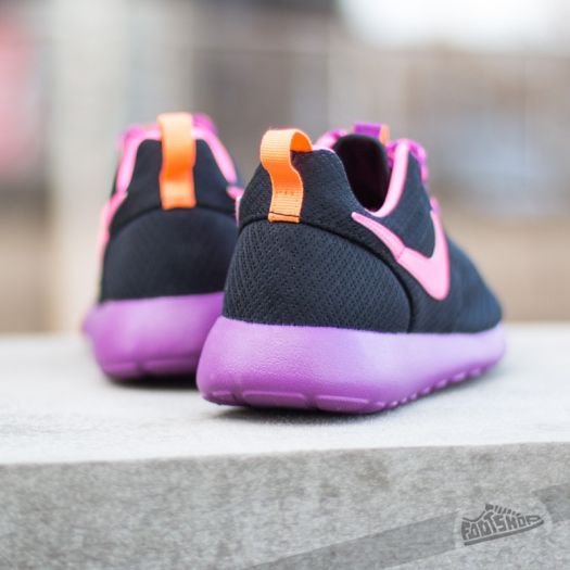 Black pink roshe run clearance