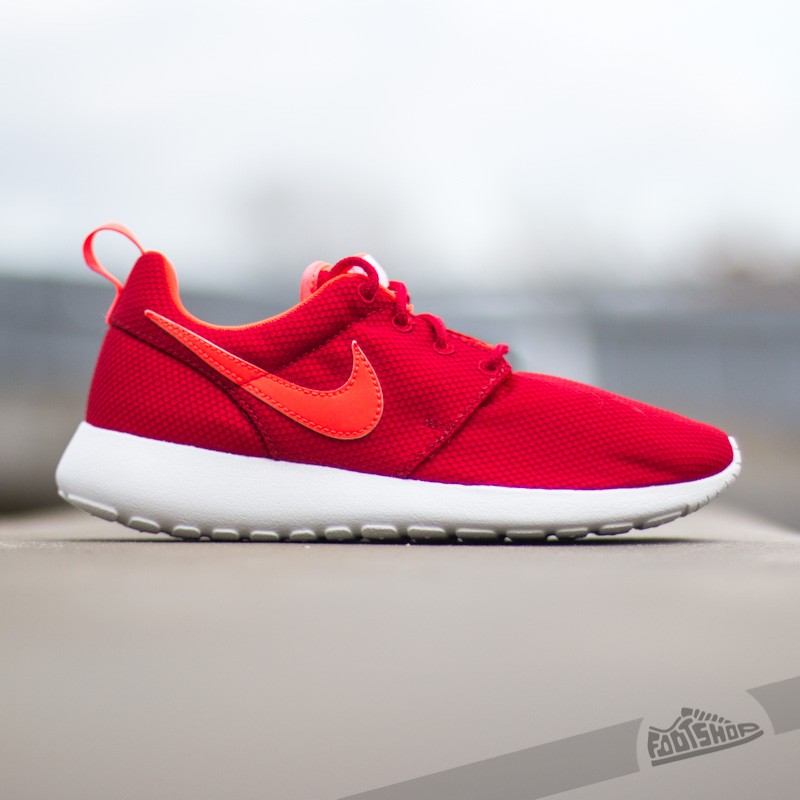 Buty damskie Nike Rosherun (GS) Gym Red/Bright Crimson