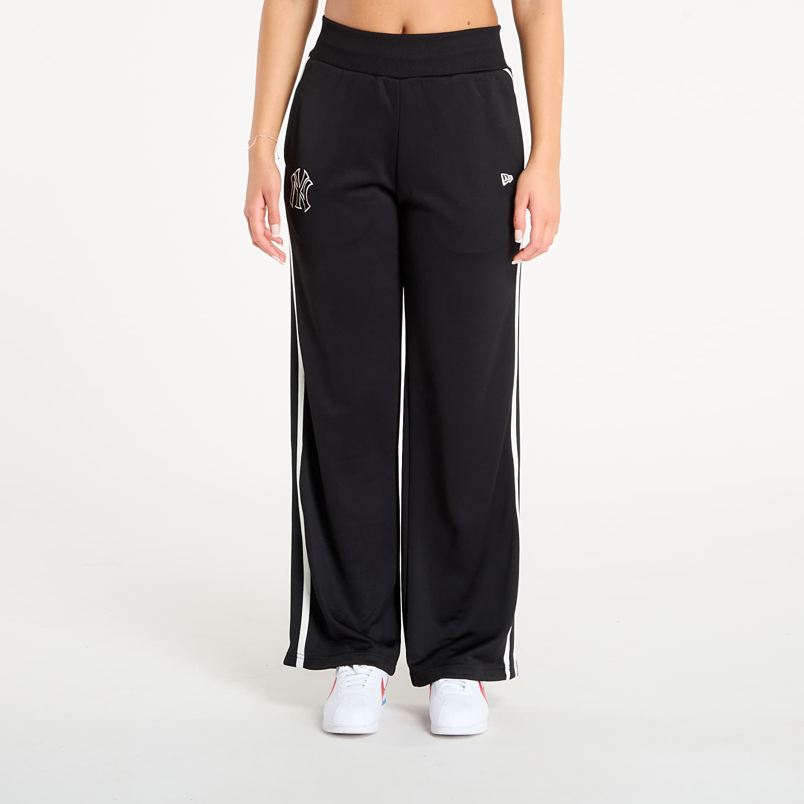 Hosen für Frauen New Era MLB Midi Logo Track Pant New York Yankees Black