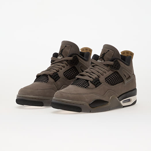 靴 Nike Air Jordan 4 Retro \