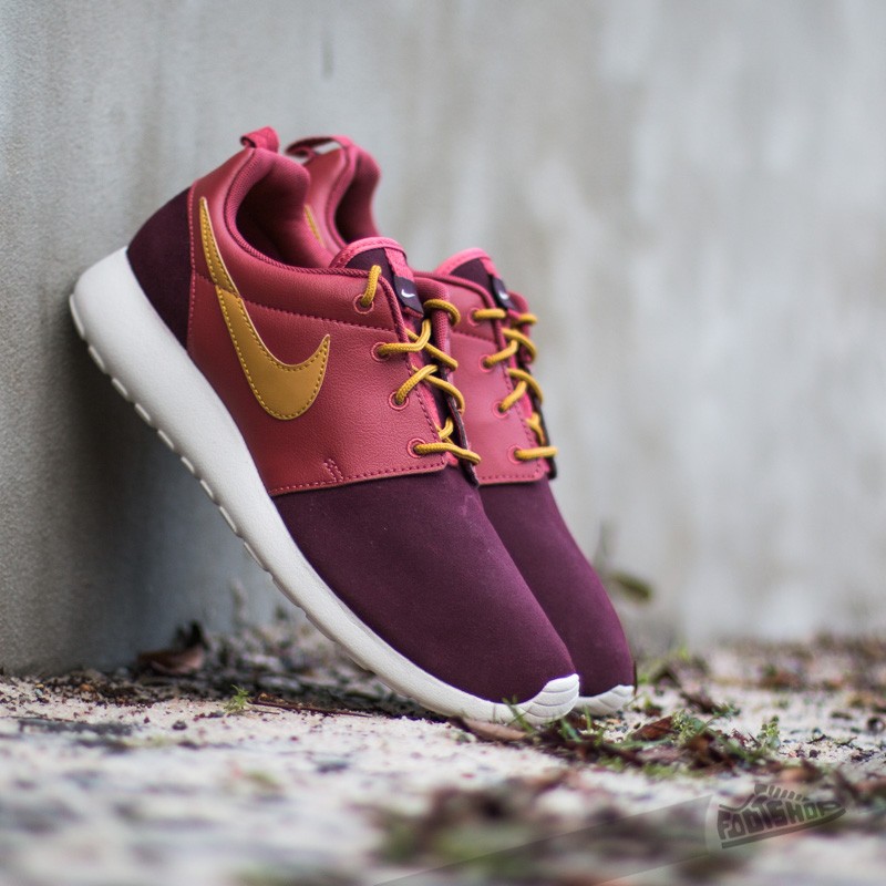 Men s shoes Nike Rosherun Premium Cedar Bronzine Footshop