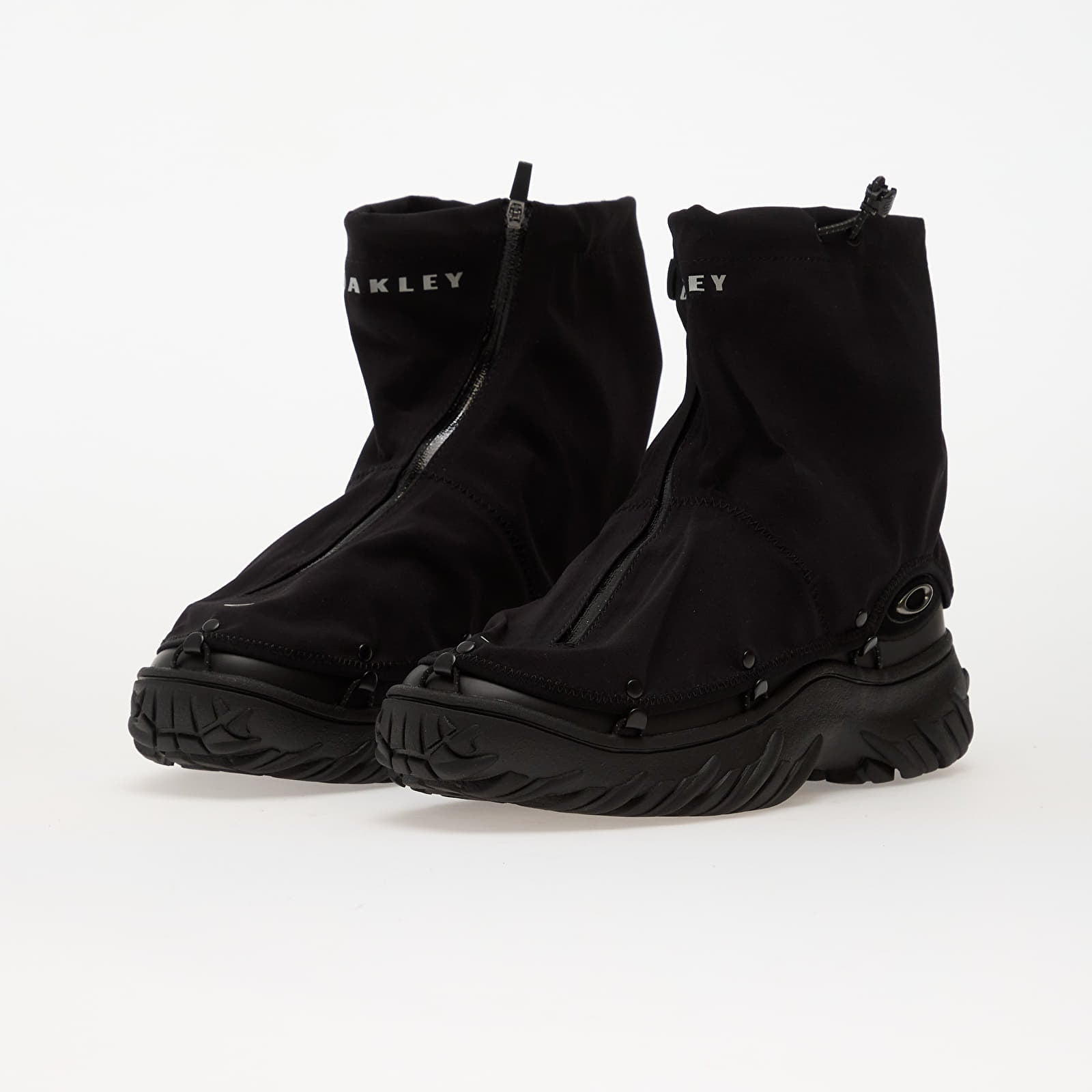 Meeste kingad Oakley Meridian Low Ext Blackout