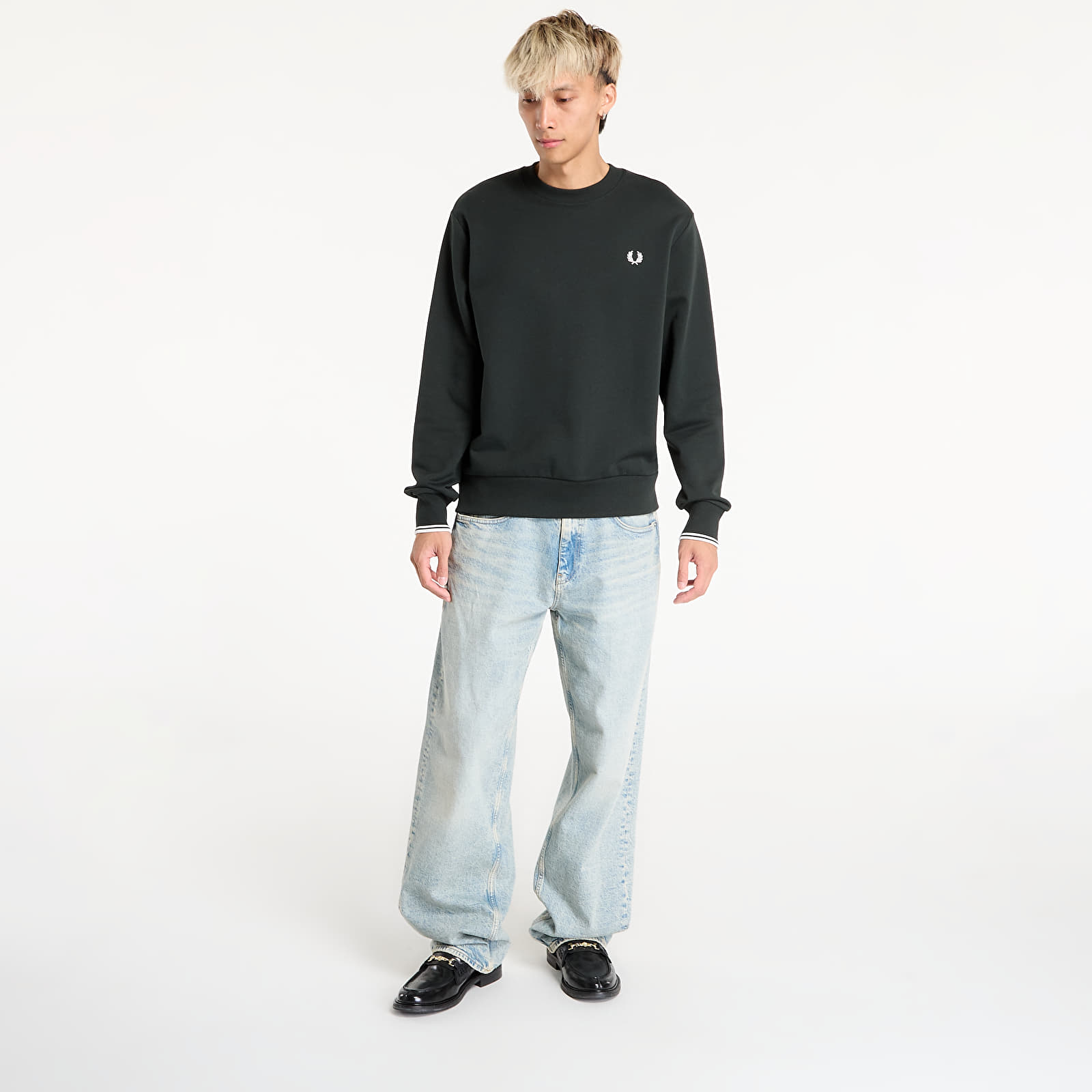 Mikinas ar kapuci un sporta krekli FRED PERRY Crew Neck Sweatshirt Night Green/ Snow White