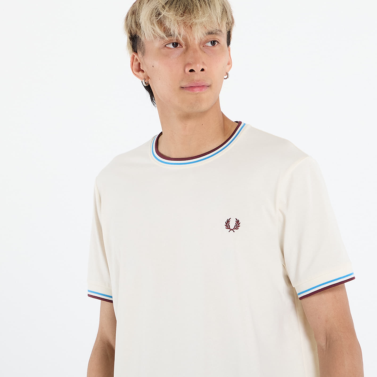 T-skjorter FRED PERRY Twin Tipped T-Shirt Ecr/ Crtblu/ Oxblo