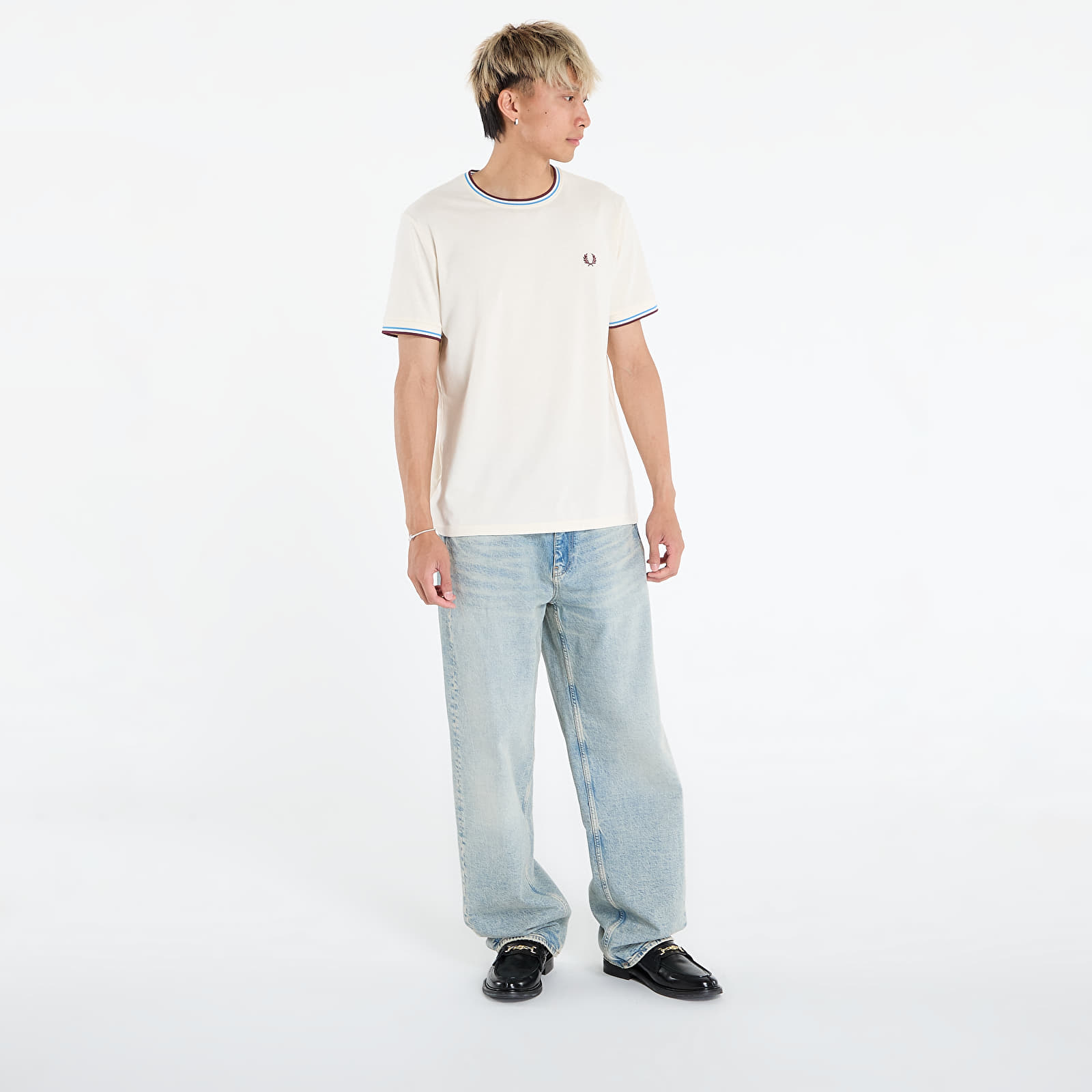 T-skjorter FRED PERRY Twin Tipped T-Shirt Ecr/ Crtblu/ Oxblo