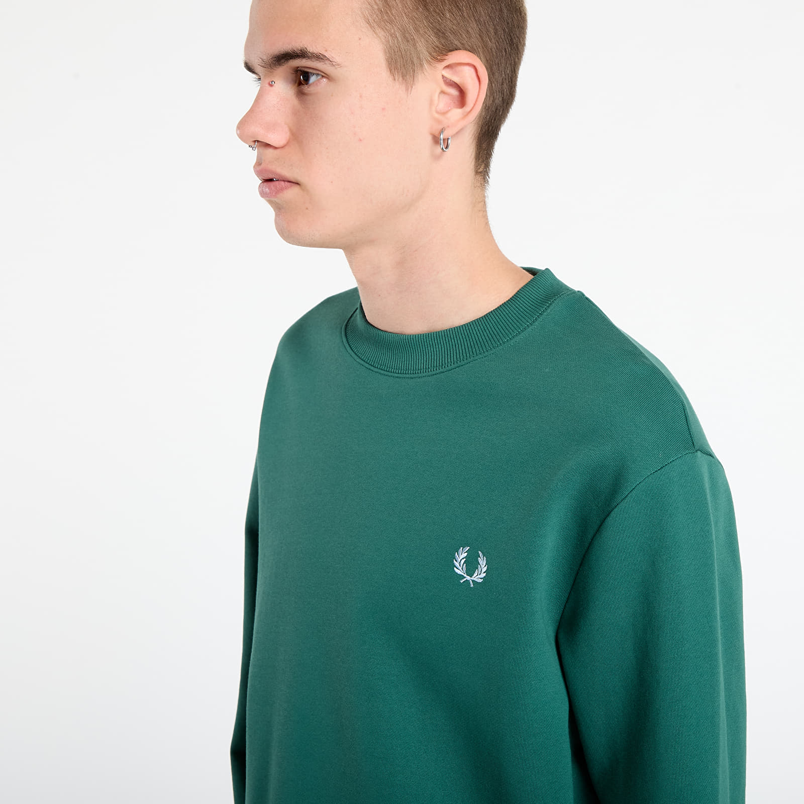 Hoodies and sweatshirts FRED PERRY Crew Neck Sweatshirt Sprtgrn/ Trackblu