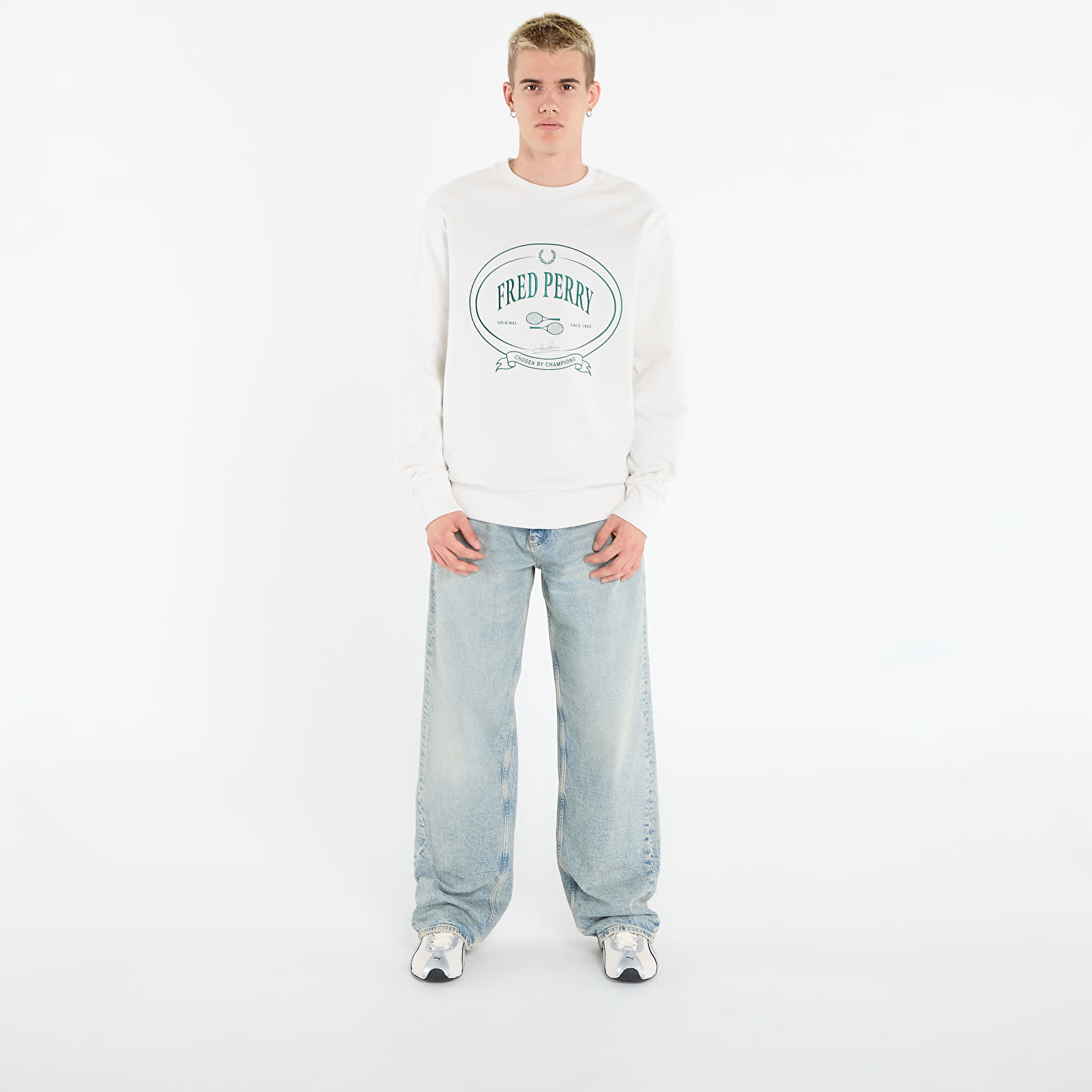 Hoodies and sweatshirts FRED PERRY Chosen By Champions Sweatshirt Snow White