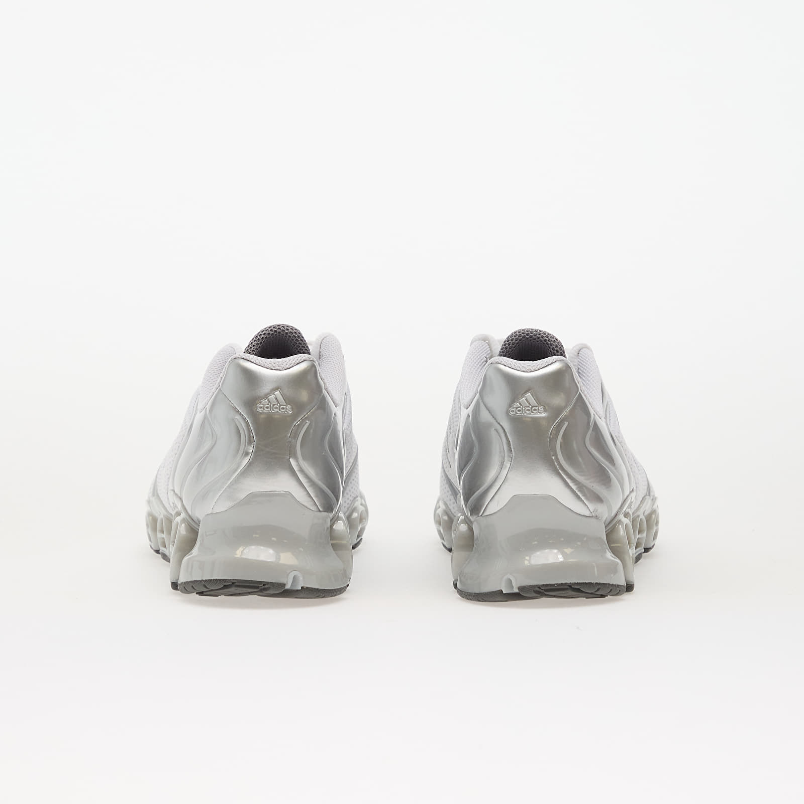 Damen Sneaker und Schuhe adidas Mega Ghostride W Ftw White/ Silver Metallic/ Metallic Silver