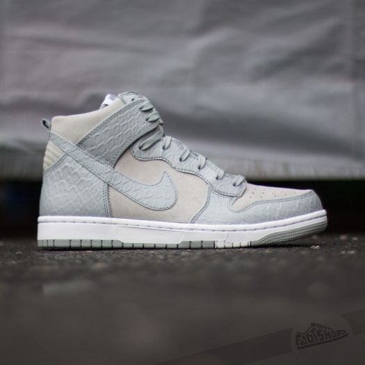 Nike dunk comfort premium top
