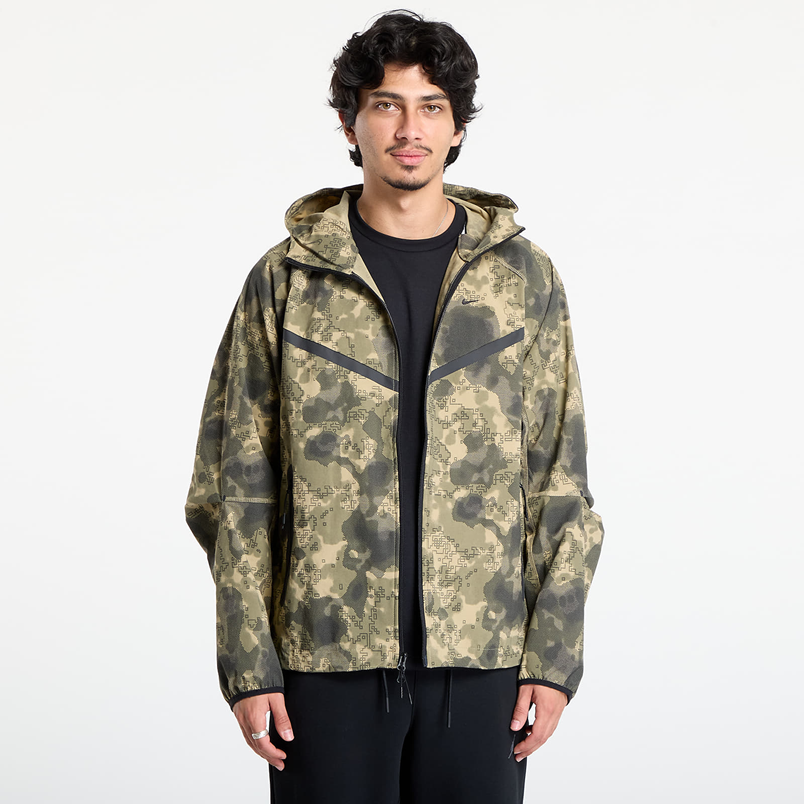 Coach-jakker Nike Tech Men's Dri-FIT Woven Camo Windrunner Jacket Neutral Olive/ Black