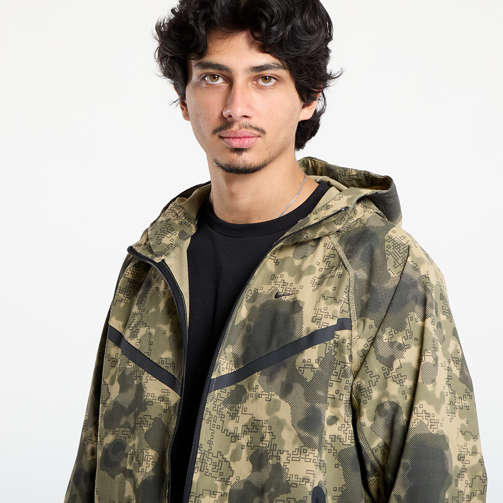 Coach-jakker Nike Tech Men's Dri-FIT Woven Camo Windrunner Jacket Neutral Olive/ Black