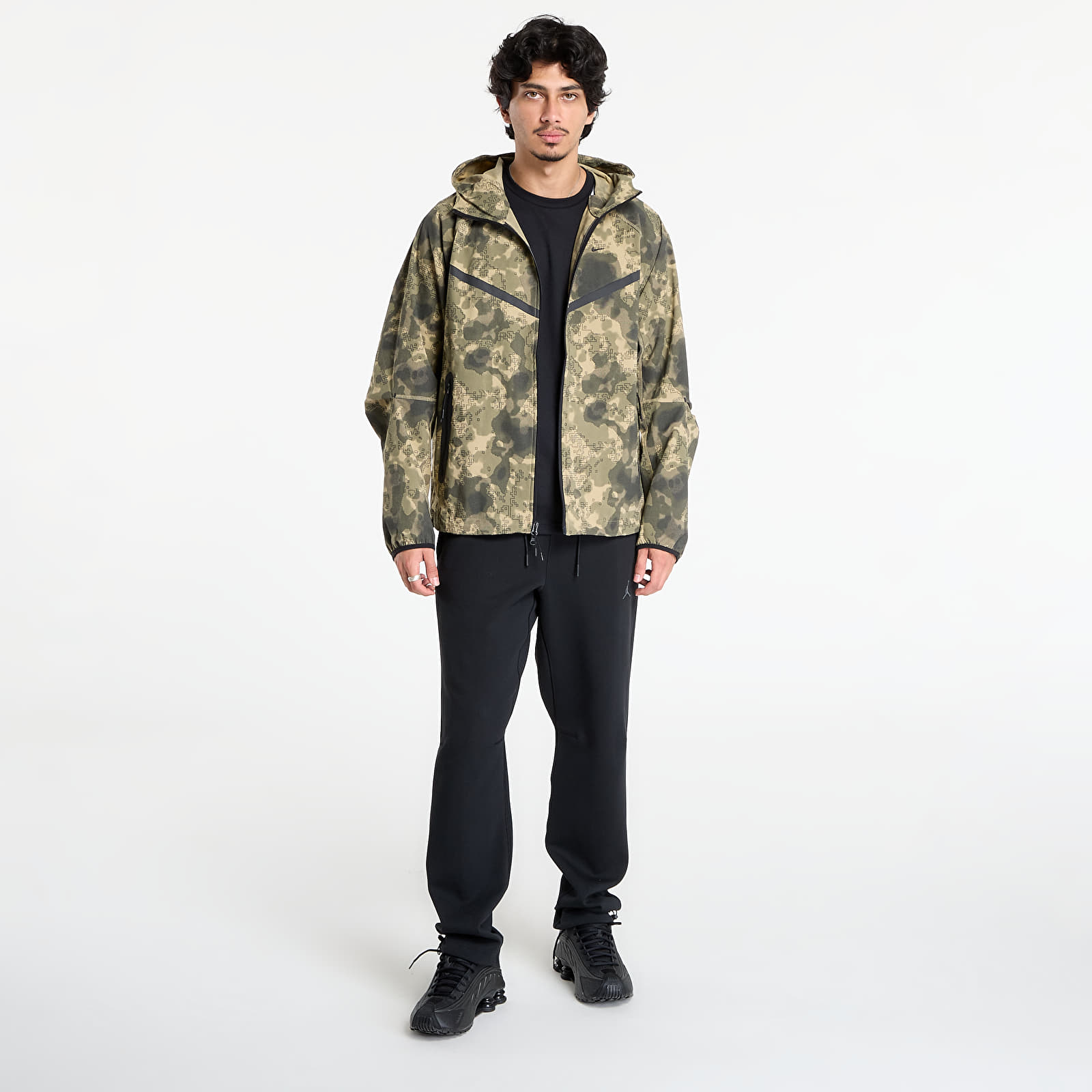 Coach-jakker Nike Tech Men's Dri-FIT Woven Camo Windrunner Jacket Neutral Olive/ Black