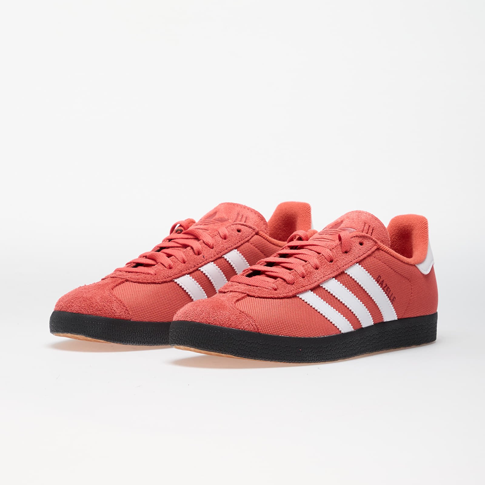 Meeste kingad adidas Gazelle Crered/ Ftw White/ Carbon