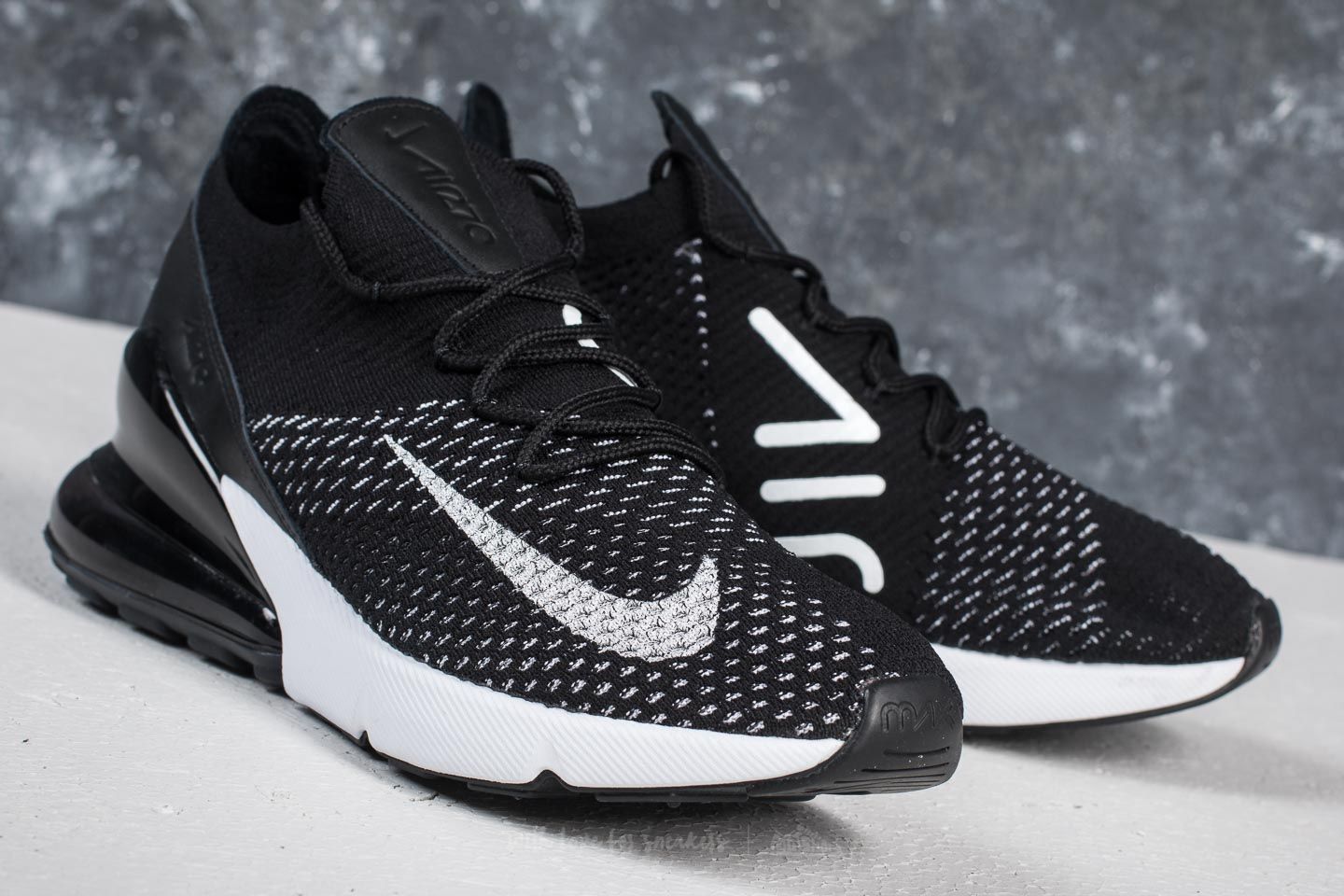 Chaussures et baskets femme Nike Air Max 270 Flyknit W Black White White Footshop