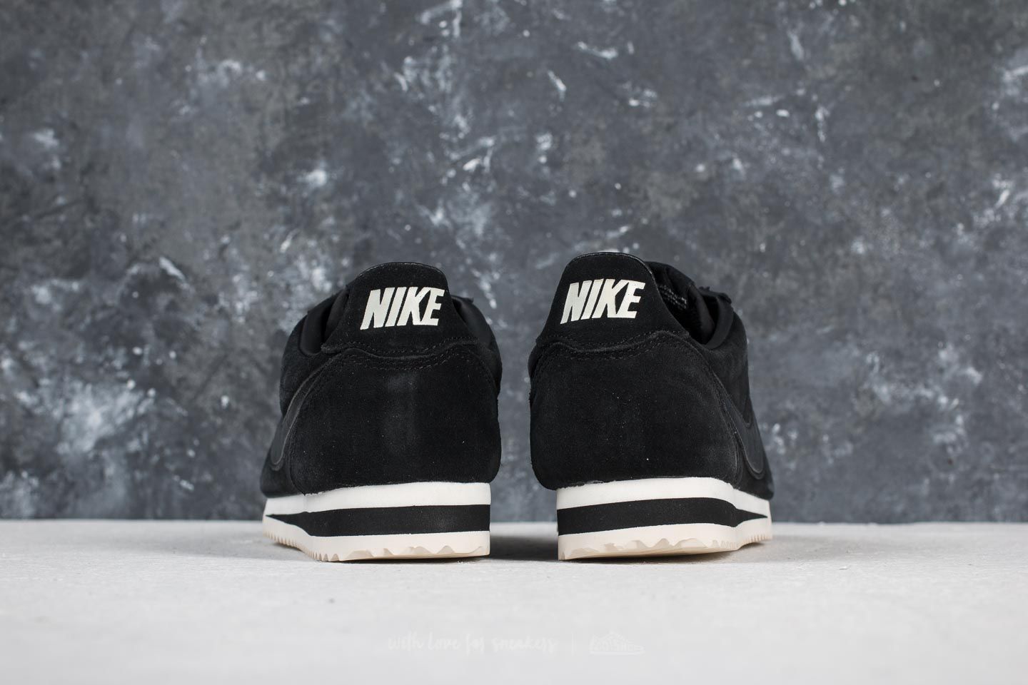 Nike classic cortez suede black store