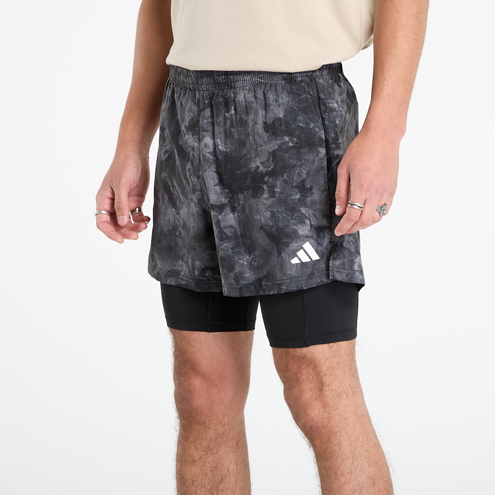 Kraťasy adidas Own The Run Spray Dye 2-In-1 Short Grey Four/ Black