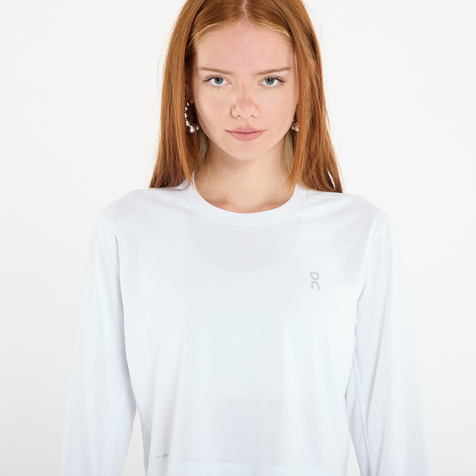 T-Shirts On Train Long-T Crop Graphic White
