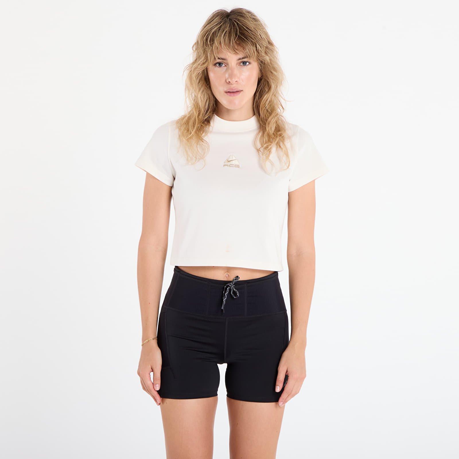 Majice T-shirt Nike ACG Women's Dri-FIT Short-Sleeve T-Shirt Pale Ivory/ Lt Khaki/ Parachute Beige