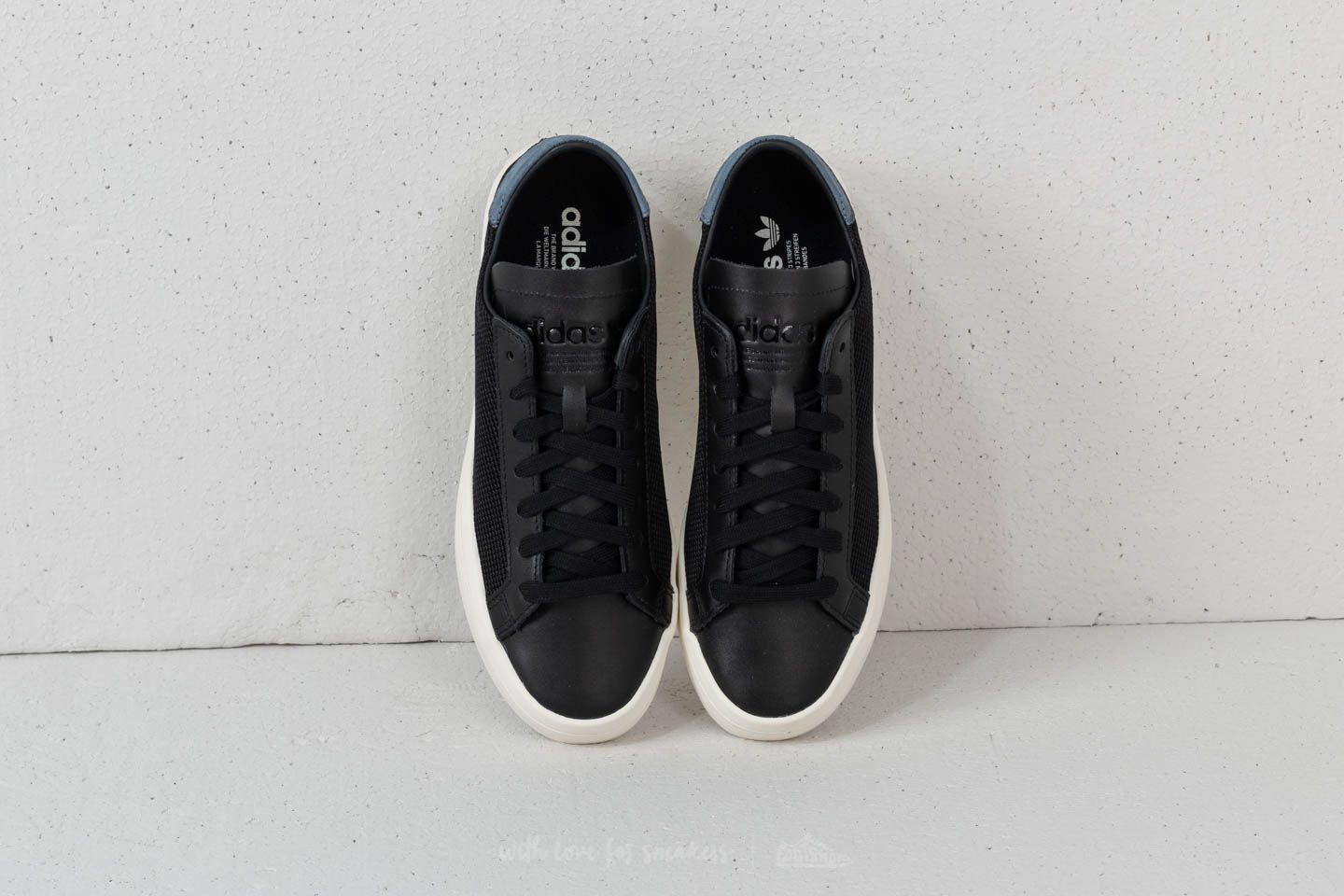 Women's shoes adidas Courtvantage W Core Black/ Core Black/ Raw Steel