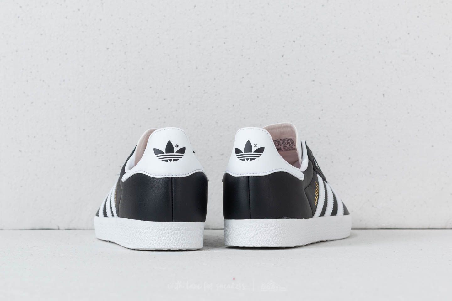 Gazelle super essential shoes top