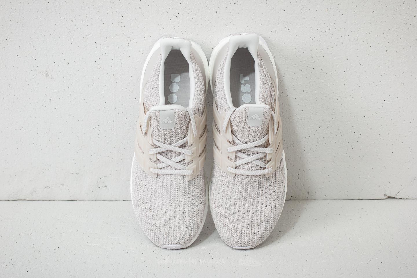 Ultra boost chalk grey deals