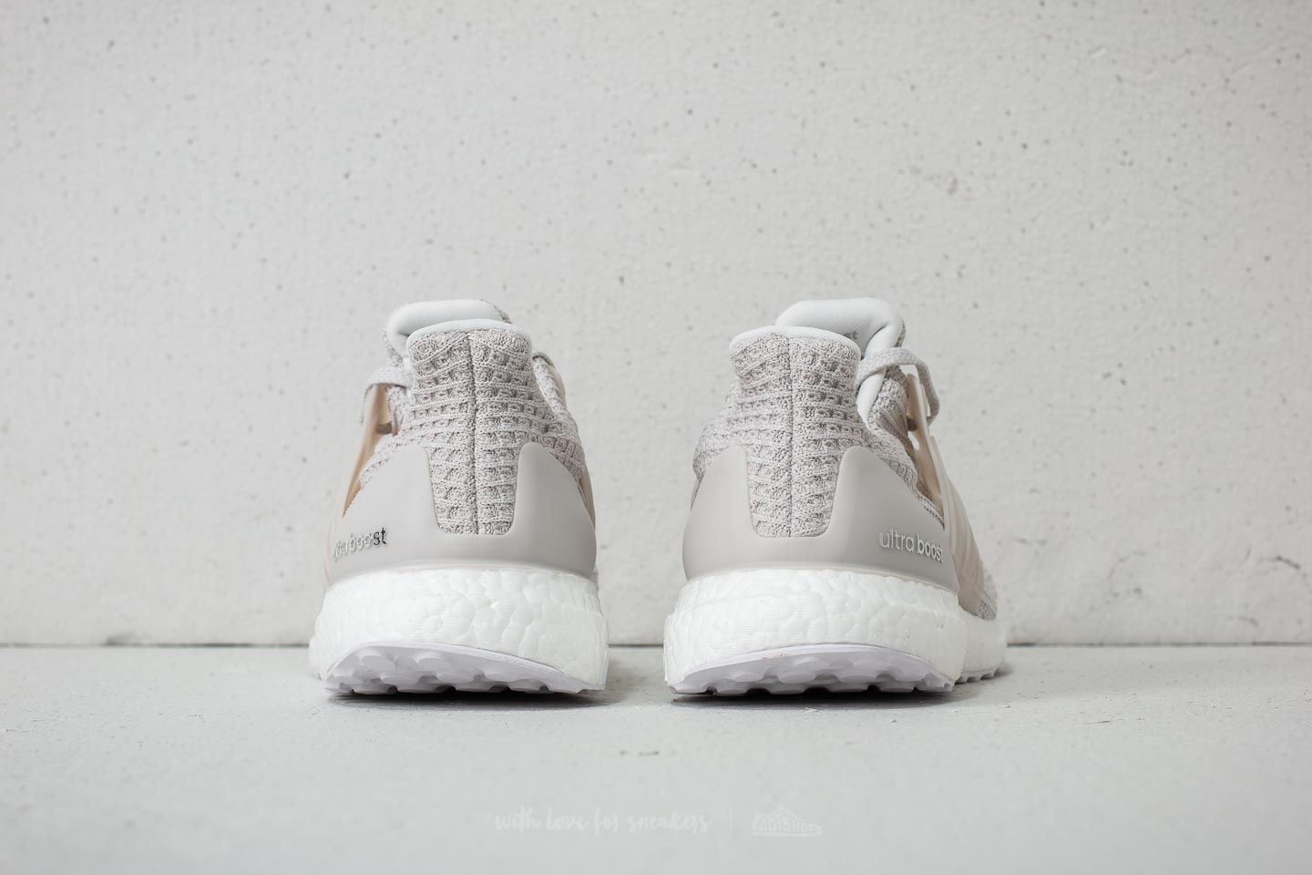 Ultra boost laceless discount chalk pearl