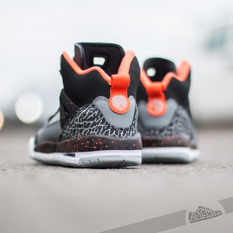 Moteriška avalynė Jordan Spizike BG Black/Electro Orange/Cool Wolf Grey