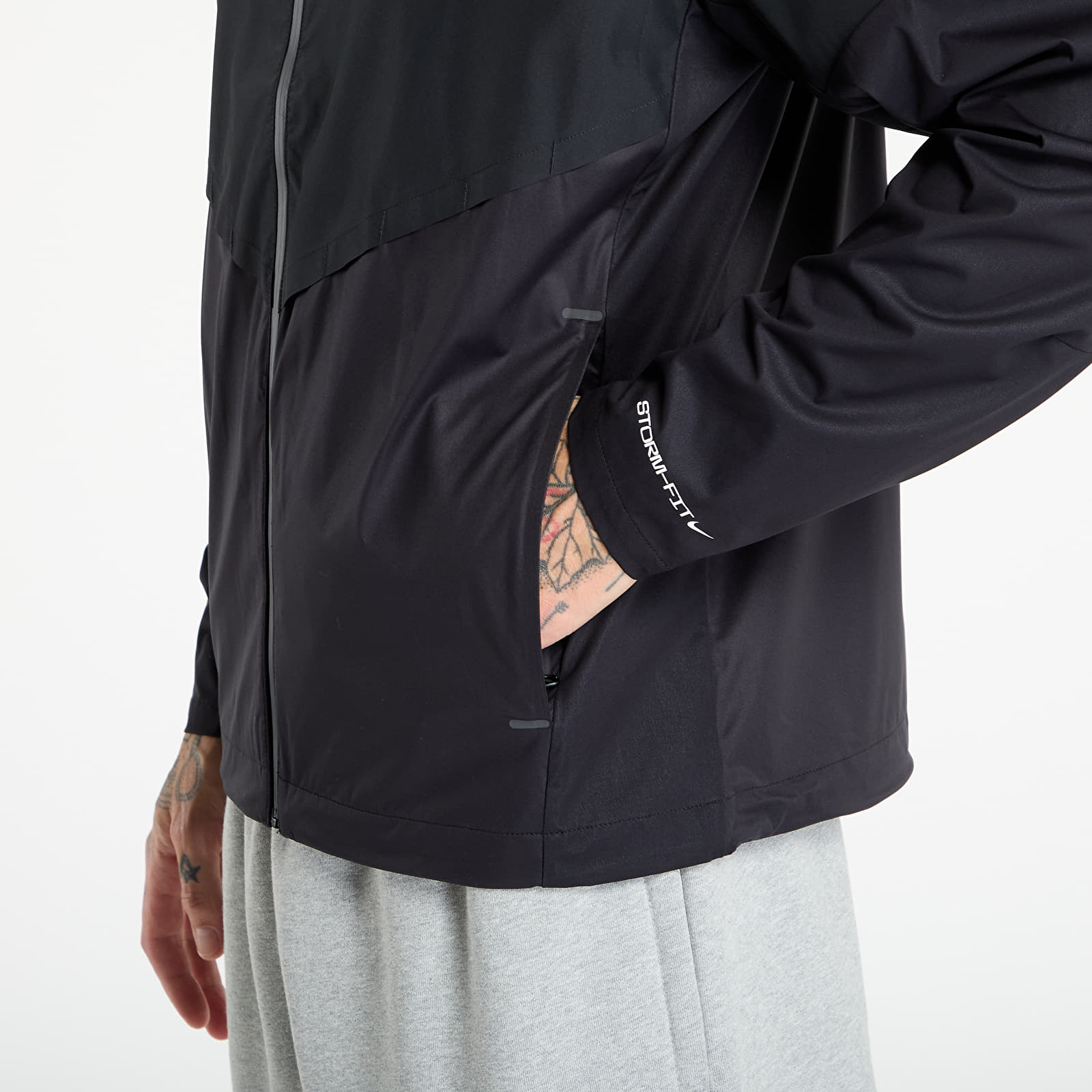 Jakne Nike AeroSwift Men's Storm-FIT Aerogami Running Jacket Black/ Summit White