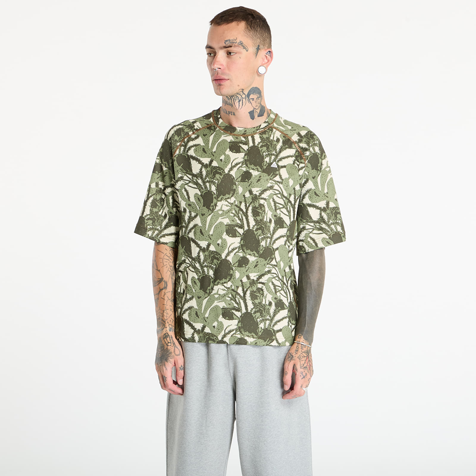 Tricou Nike ACG Chinati Mens Dri-FIT ADV Short-Sleeve Top Lt Khaki/ Cargo Khaki/ Summit White XXL