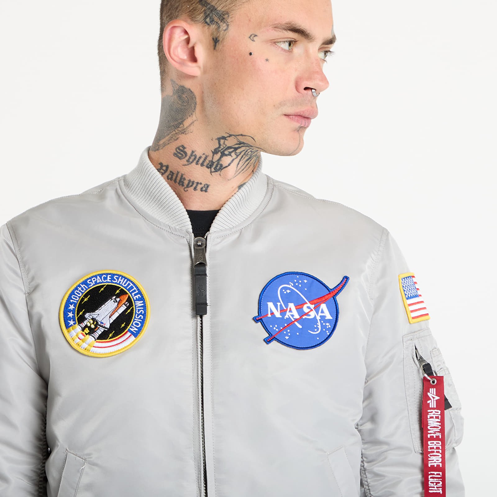 Bomber Jackets Alpha Industries MA-1 VF Vintage Fit NASA Pastel Grey