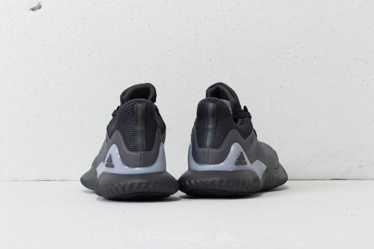 Sko til kvinder adidas Alphabounce Beyond W Grey Four/ Carbon/ Dgh Solid Grey
