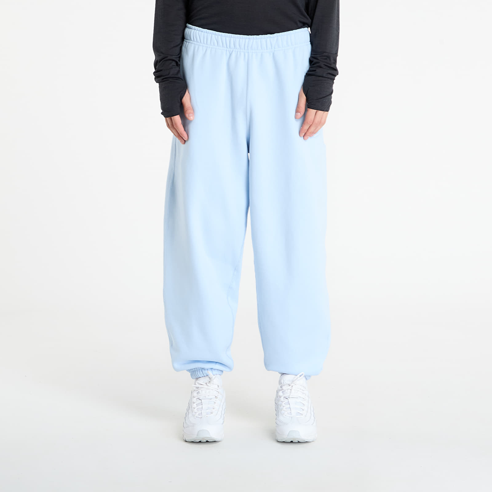 Meeste dressipüksid Nike Solo Swoosh Men's Cuffed Fleece Pants Celestine Blue/ Celestine Blue/ White
