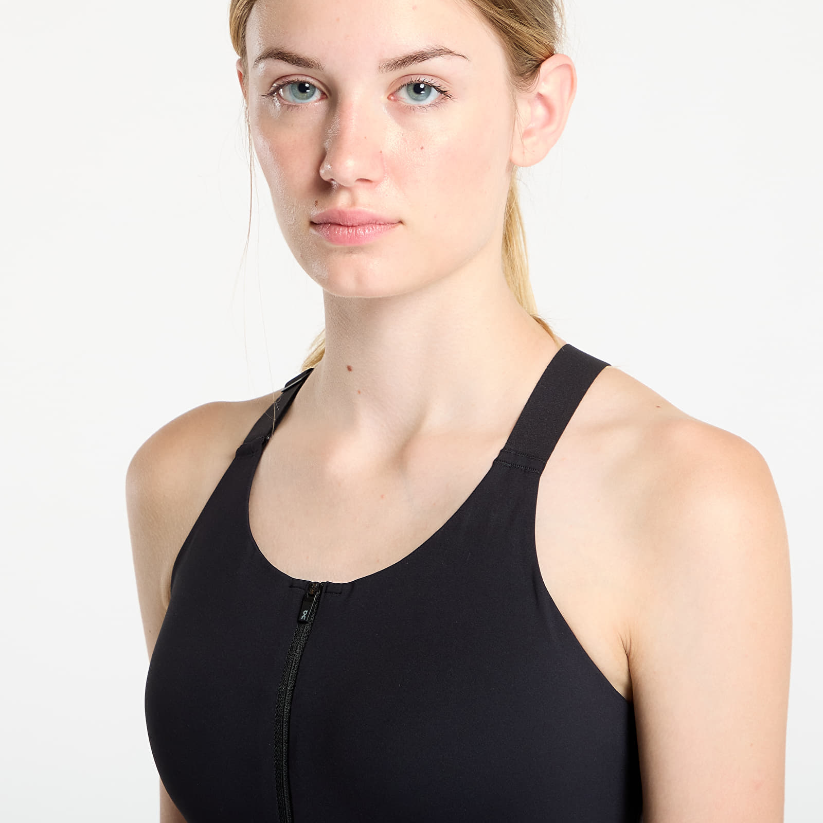 Krūšturi On Endurance Bra Zip Black