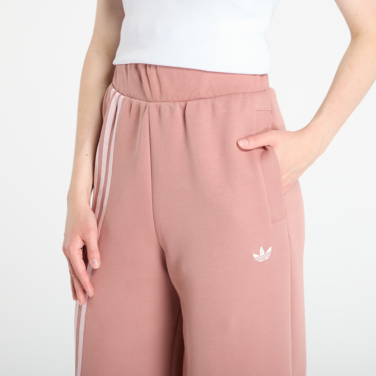 Jogginghosen für Frauen adidas Off Placed 3-Stripes Wide Pant Warm Clay