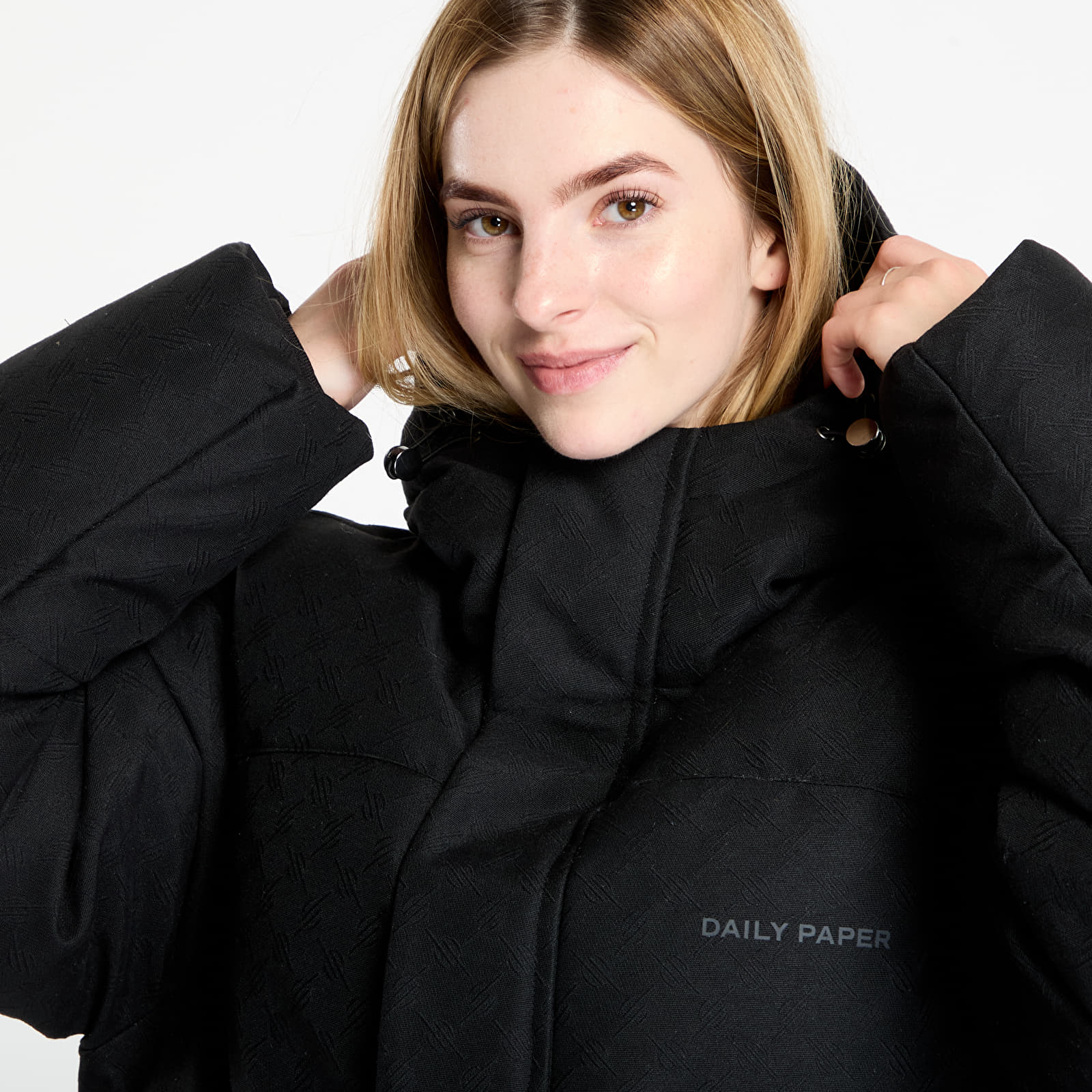 Jacken für Frauen Daily Paper Oba Monogram Puffer Black