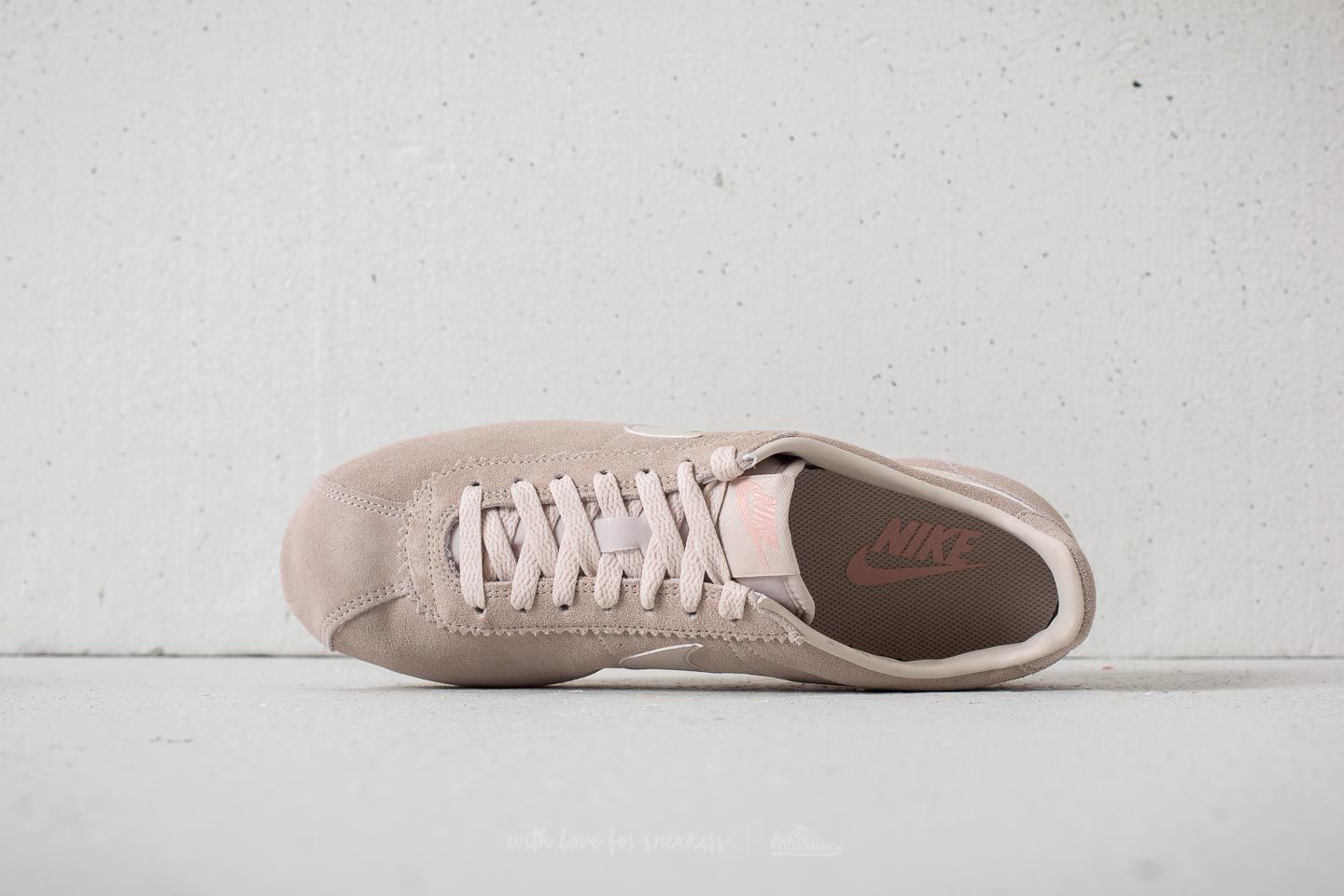 Sko til kvinder Nike Classic Cortez Suede WMNS Desert Sand/ Desert Sand