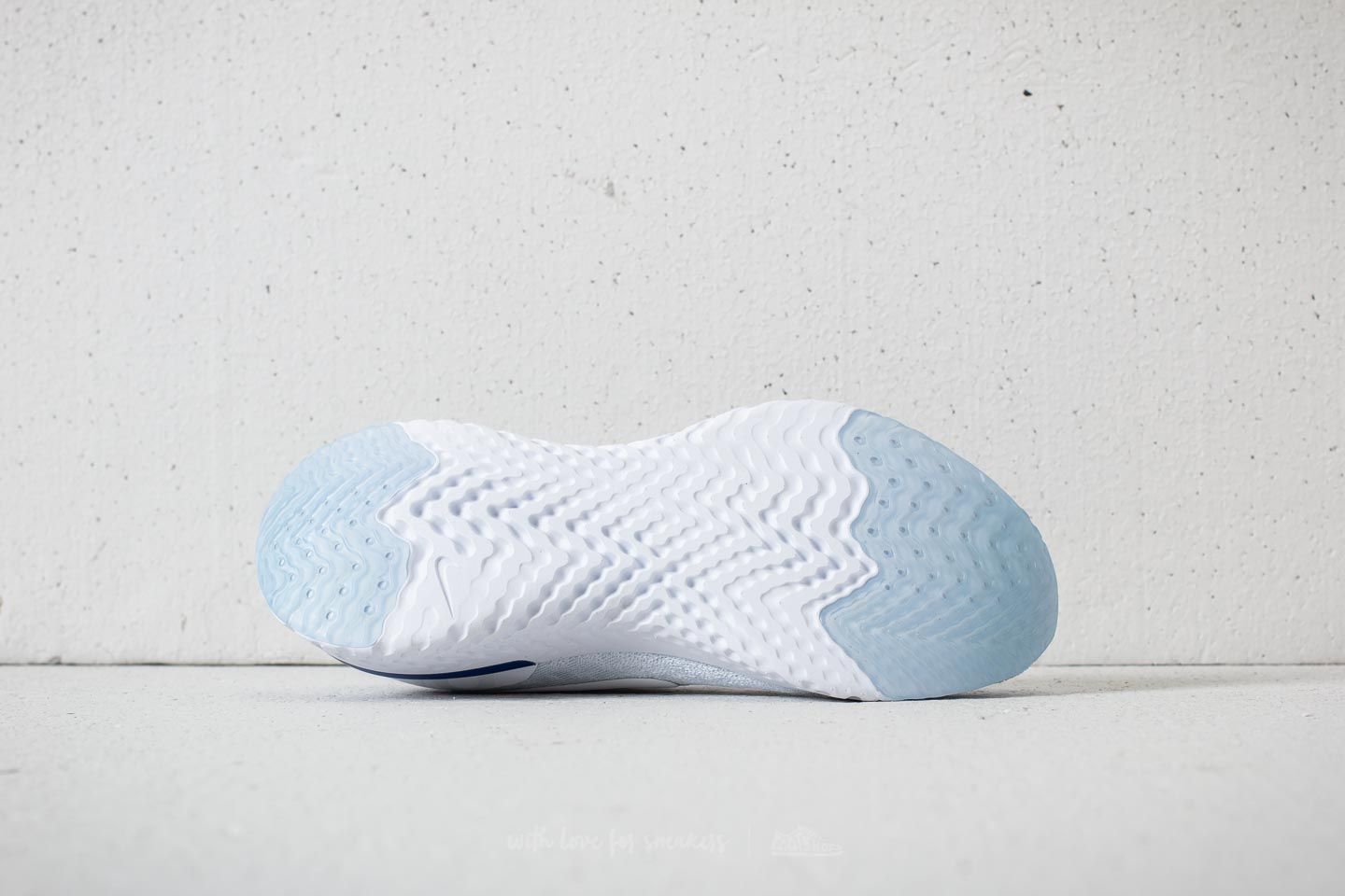 Epic react womens white and blue outlet