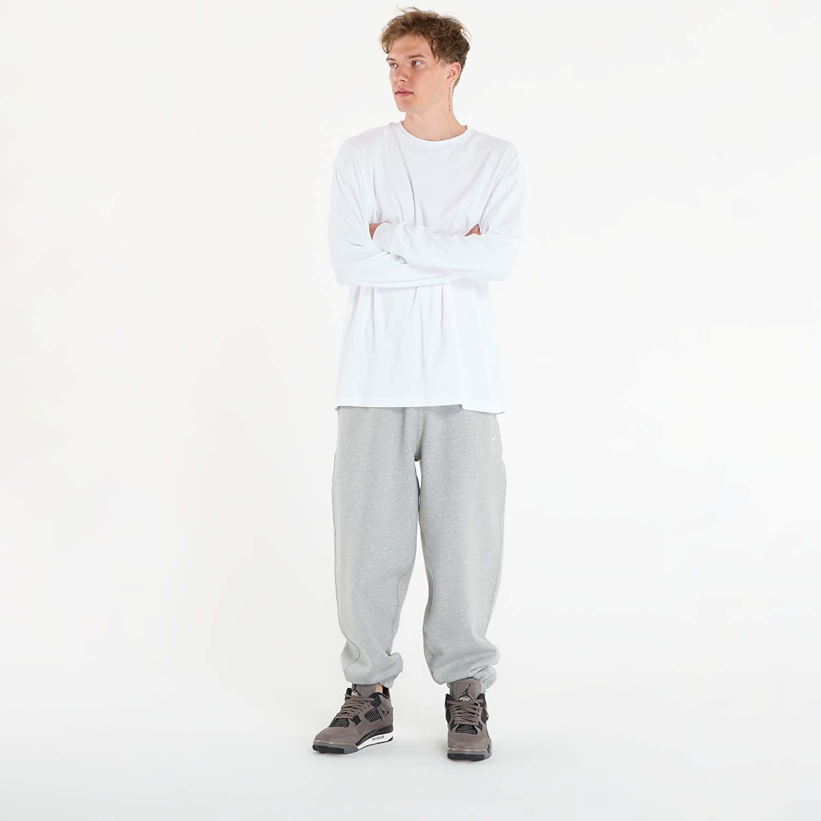 Jogginghosen Nike Solo Swoosh Men's Cuffed Fleece Pants Dk Grey Heather/ Lt Smoke Grey/ White