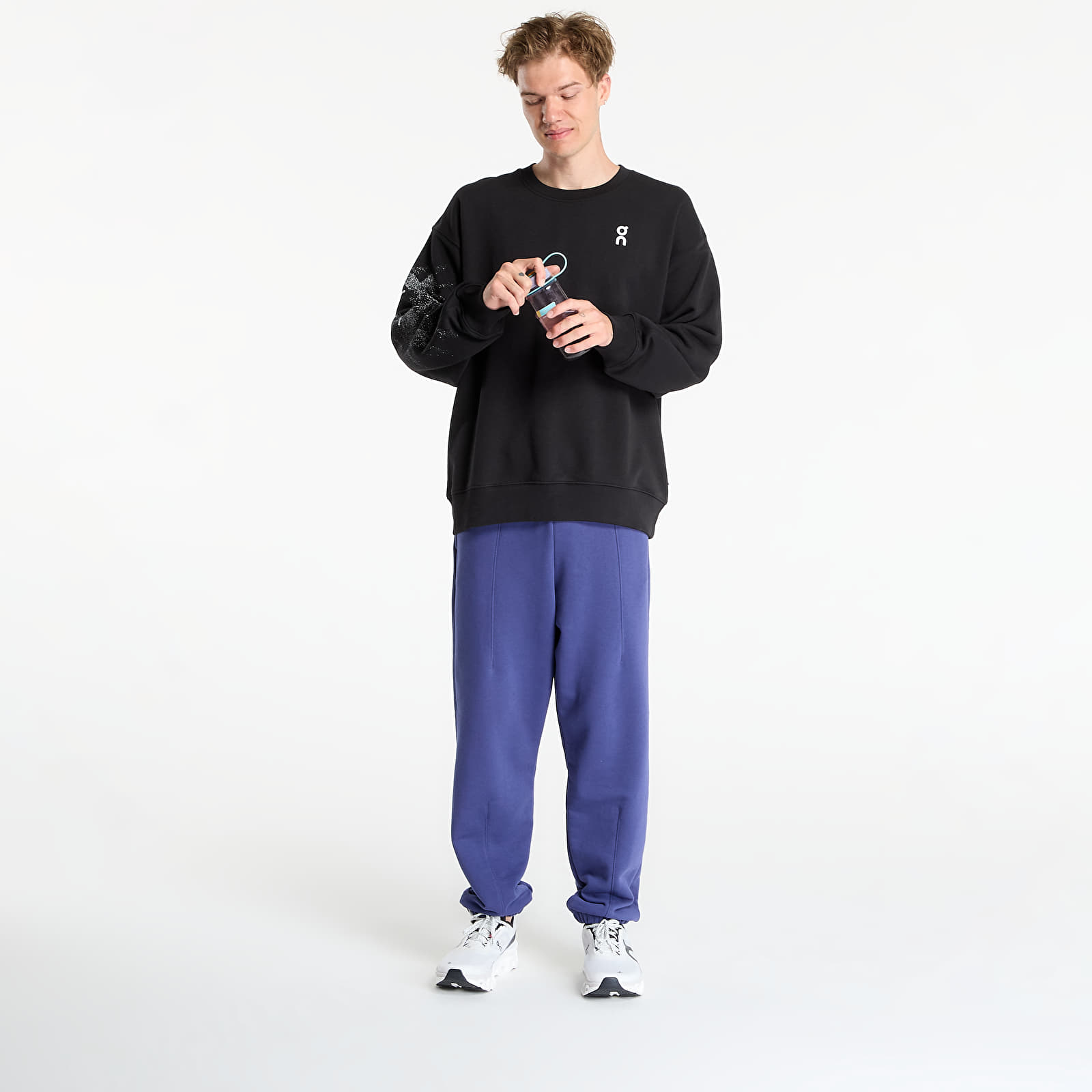 Hoodies and sweatshirts  On Club Crew Graphic Black