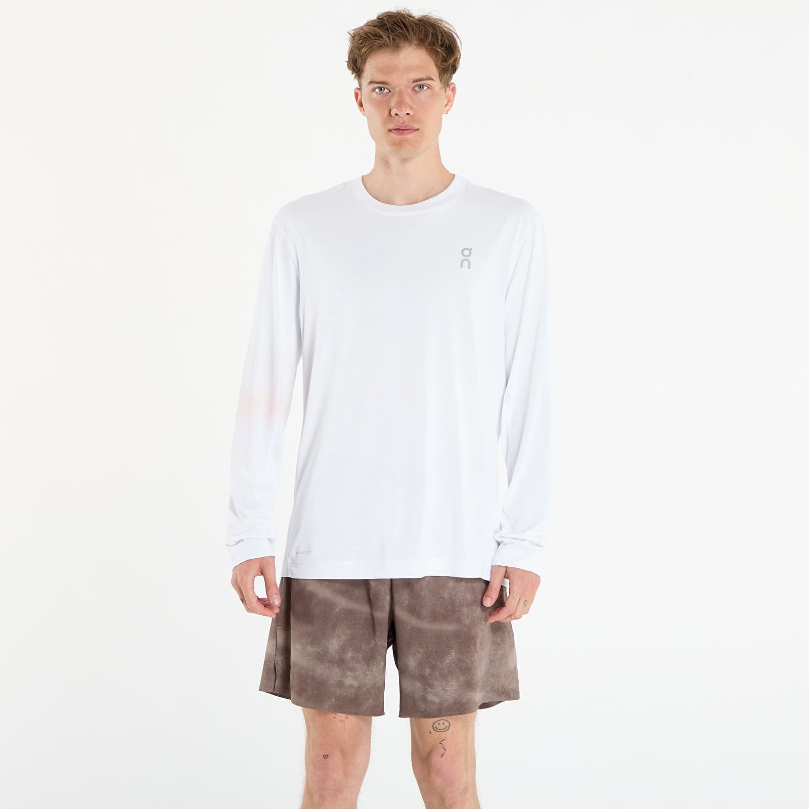 Tricou On Train Long-T Graphic White M