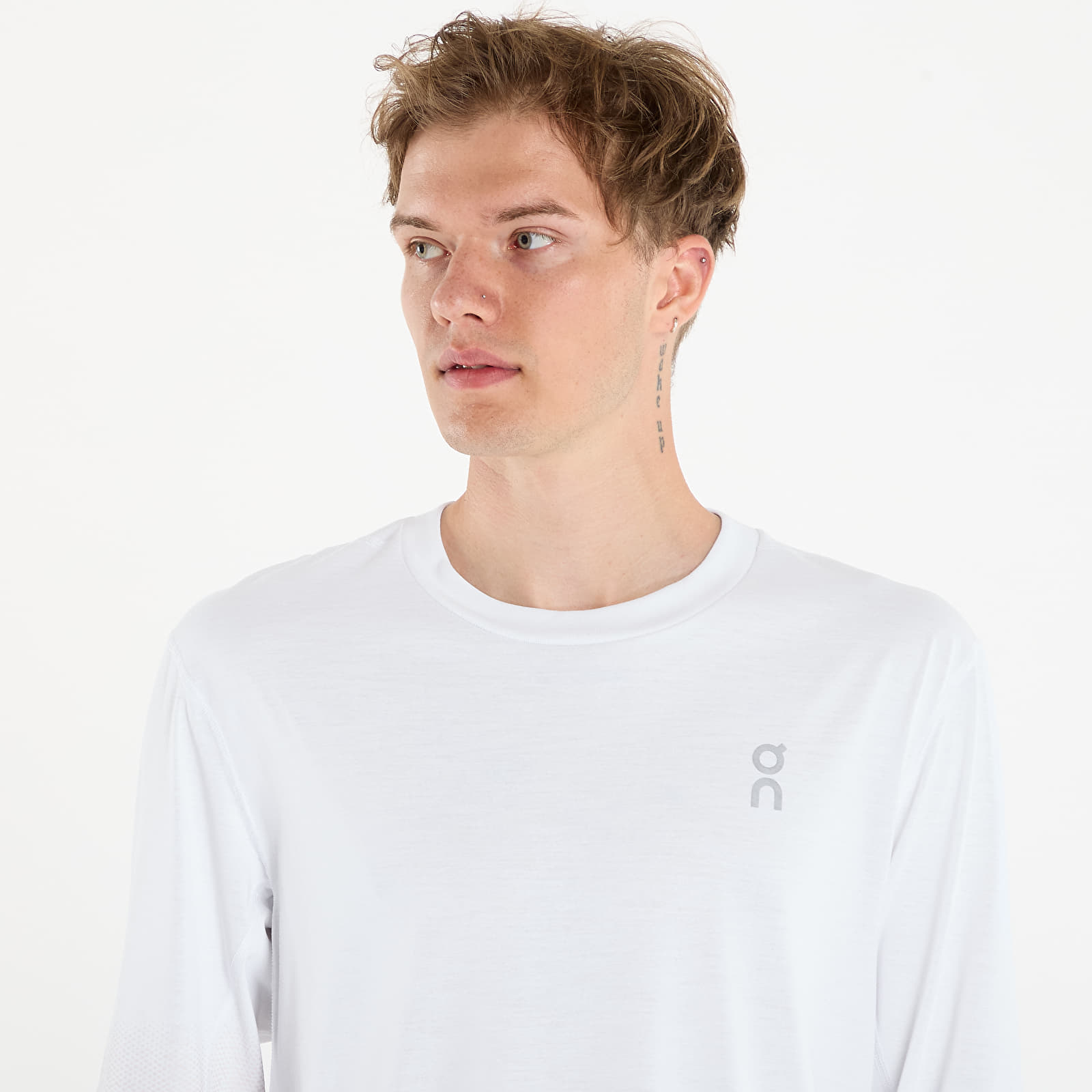T-Shirts On Train Long-T Graphic White