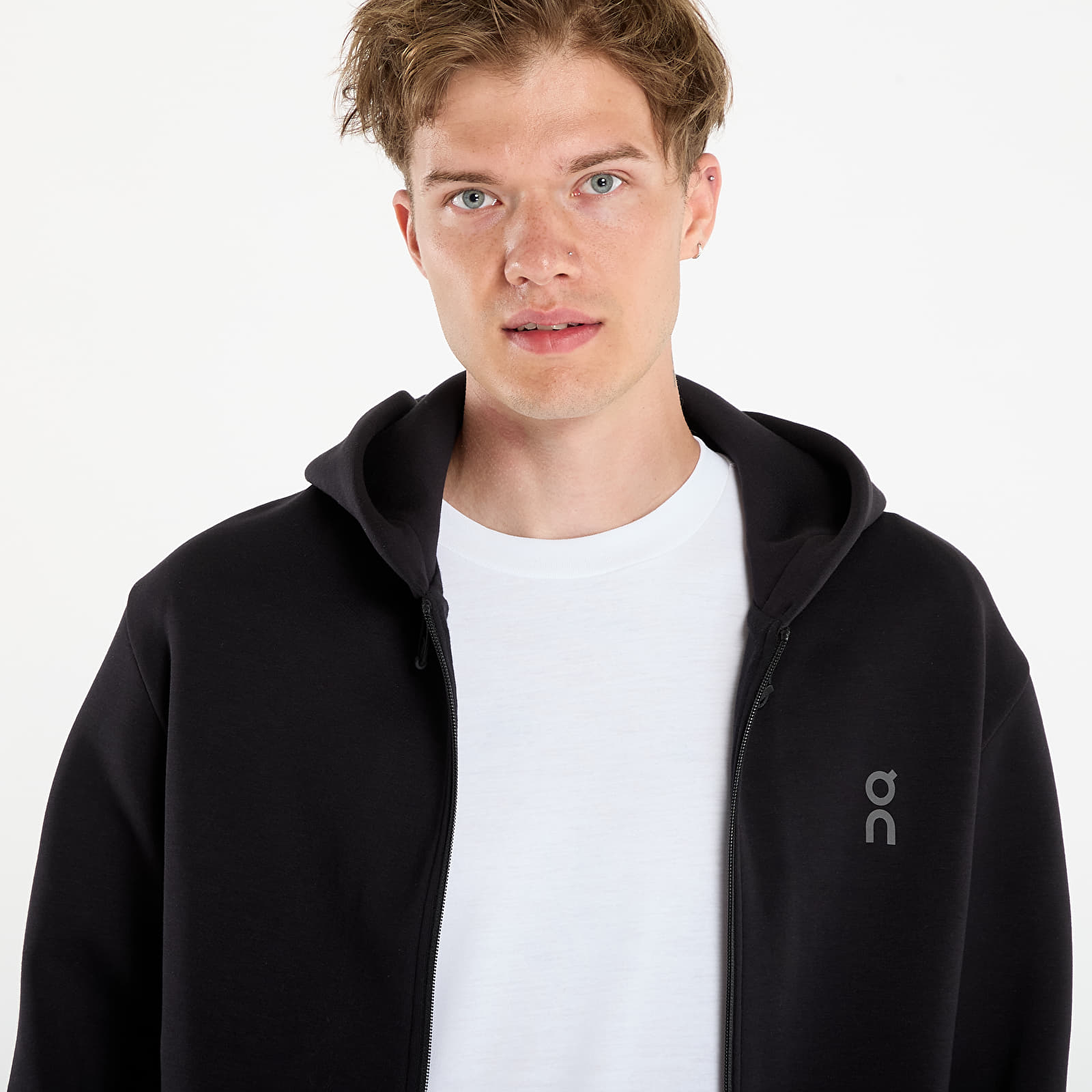 Sweatjacken und Sweatshirts On Focus Tech Zip Hoodie Black
