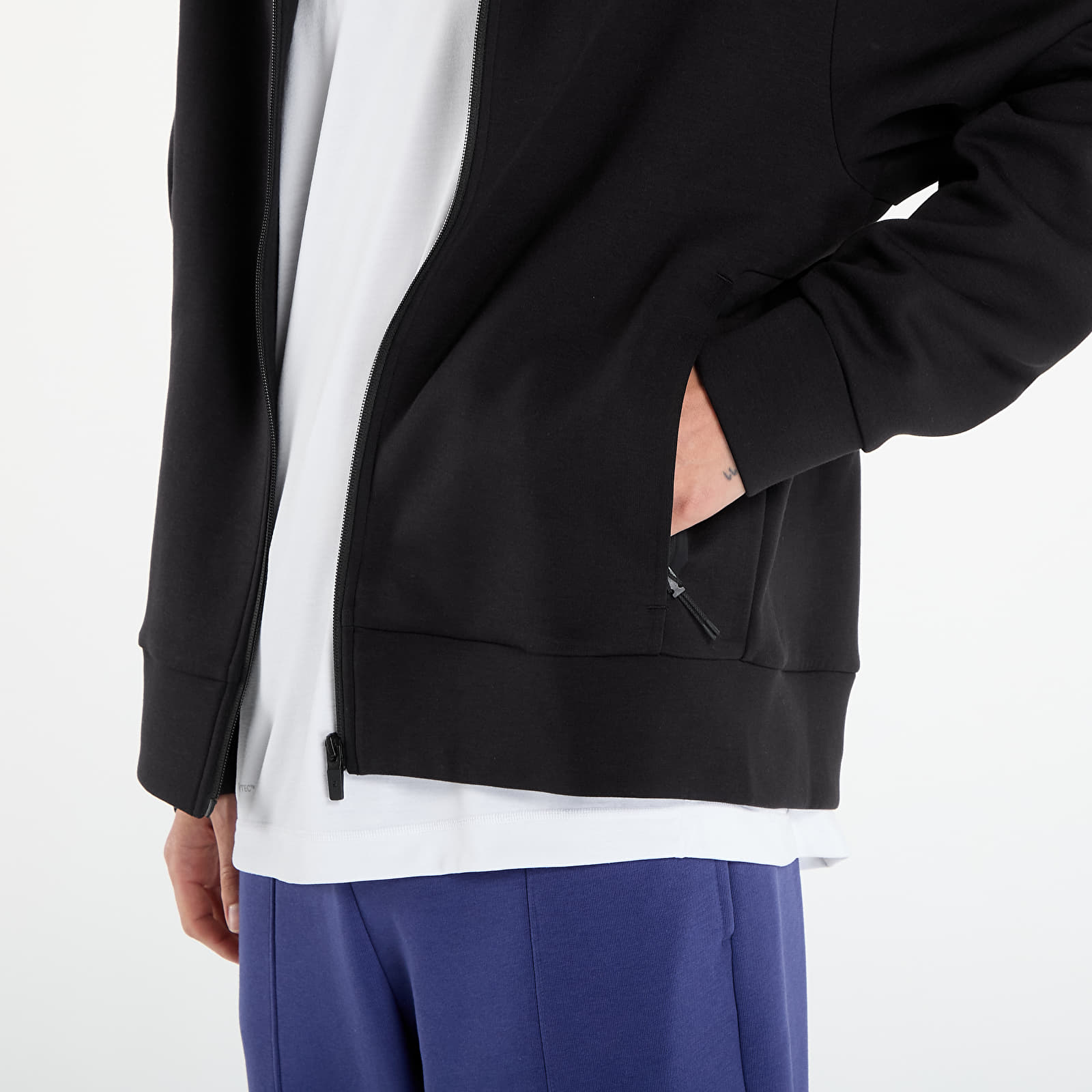 Sweatjacken und Sweatshirts On Focus Tech Zip Hoodie Black